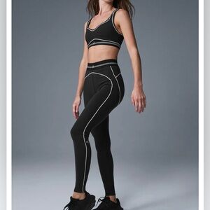 BEST SELLER Alo yoga airbrush high waist heart throb legging black/white